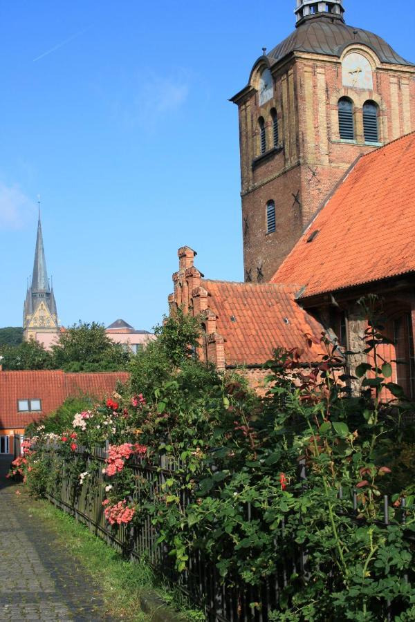Zentrale Ferienwohnung „Treibholz“ Im Sonnenblumenhaus Flensburg Luaran gambar