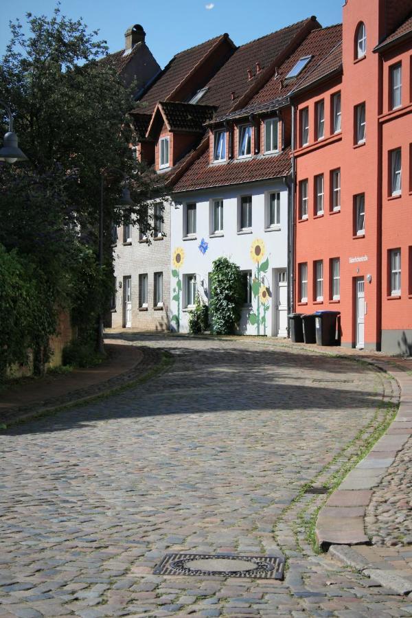 Zentrale Ferienwohnung „Treibholz“ Im Sonnenblumenhaus Flensburg Luaran gambar